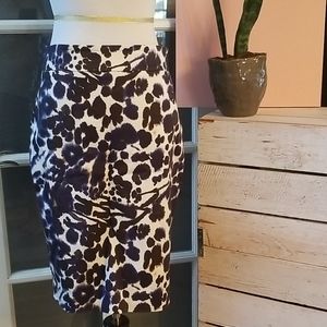 Ann Taylor size 4 pencil skirt.